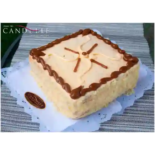 Torta Pompadour con Manjar 10 Personas
