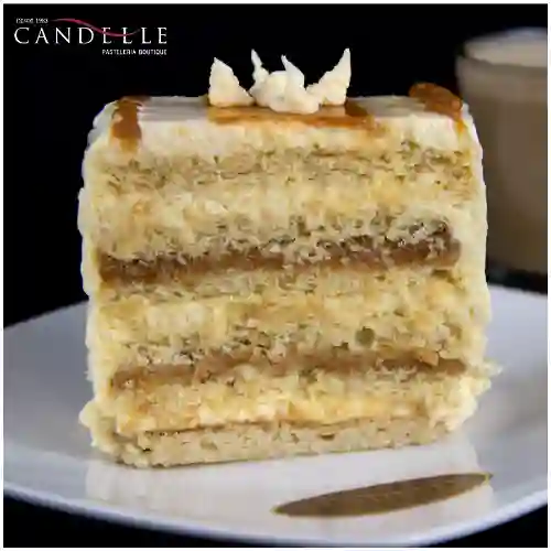 Pastel Pompadour con Manjar