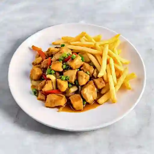 Chapsui de pollo con papa fritas