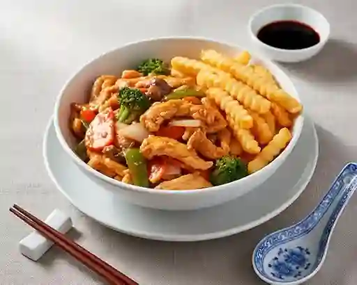 Chapsui de Pollo con Papa Fritas