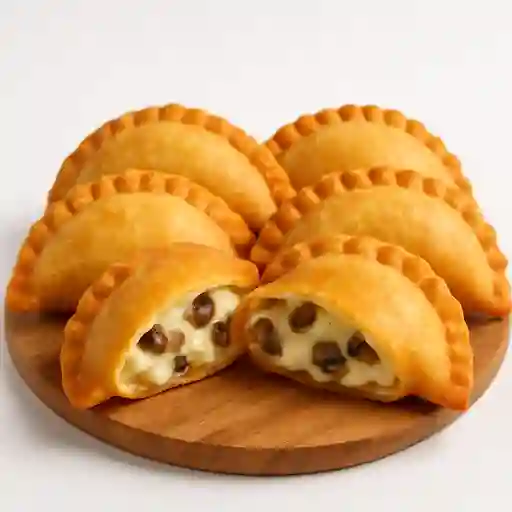 Empanadas de Queso y Champiñón Fritas