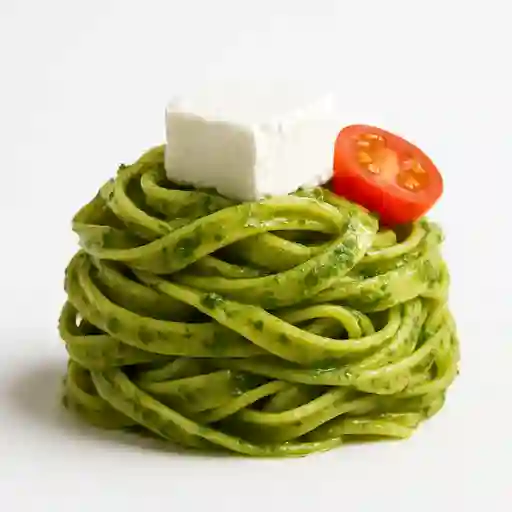 Nido de Fetuccini, Pesto y Queso Cabra