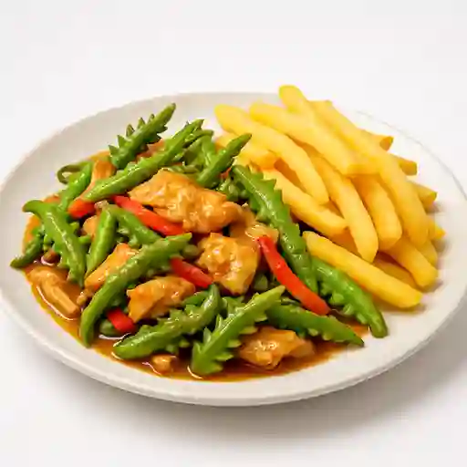 Diente de Dragón Pollo con Papas Fritas