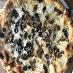 Pizza Olivia