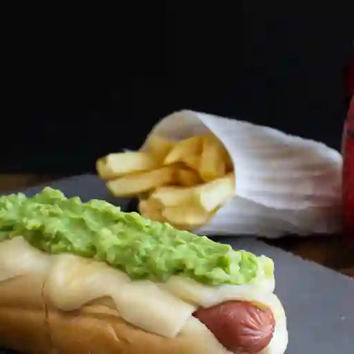 Hot Dog Brasileiro + Papas + Bebida