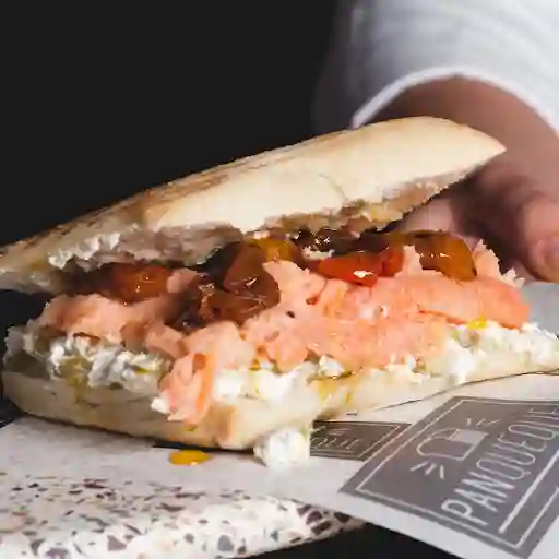 Sandwich Salmon Ahumado