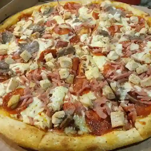 Pizza Super Carnívora
