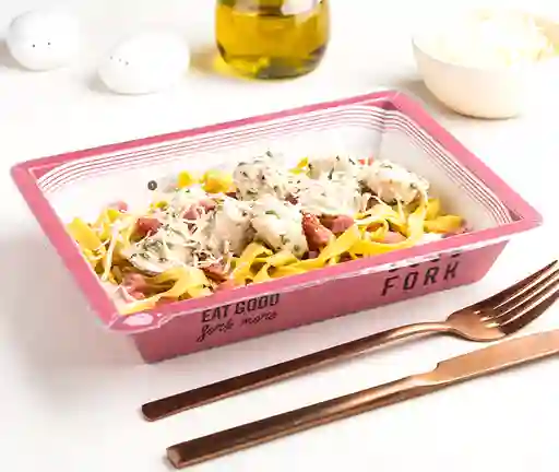 Fetuccini Alfredo Con Pollo Al Ciboulette