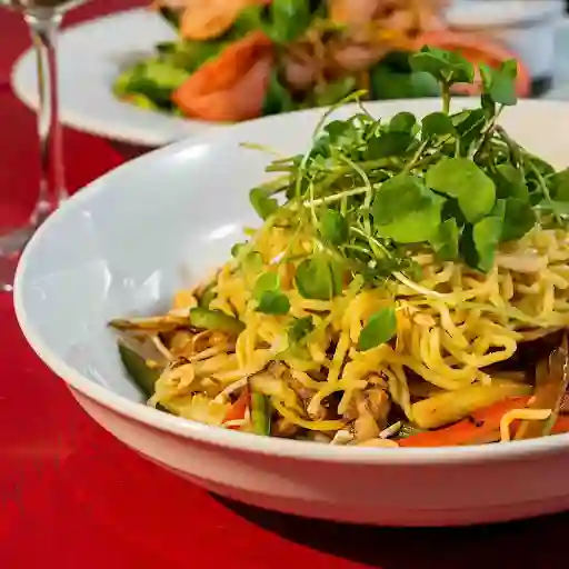 Linguini Con Verduras Salteadas