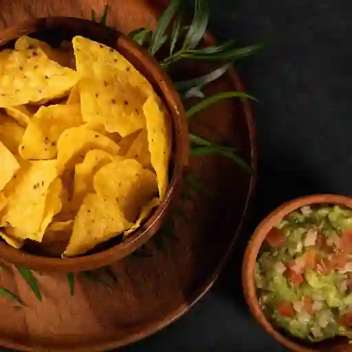 Nachos Con Guacamole O Pico De Gallo