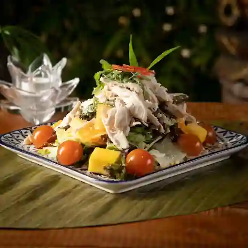 Ensalada De Pollo Con Mango