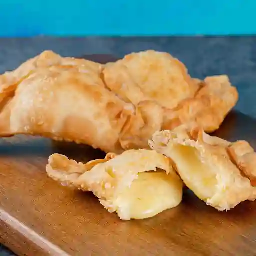 3 Empanadas De Queso Fritas