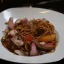 Tallarín Saltado