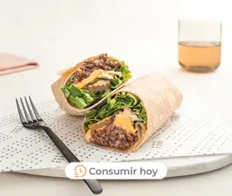 Big Wrap Con Carne, Cheddar Y Pepinillos