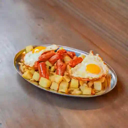 Huevos Rotos Con Txistorra
