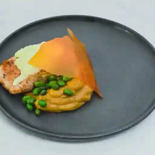 Salmón Con Puré De Camote