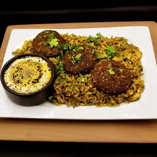 Falafel Con Acompañamiento