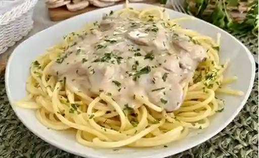 Spaguetti Con Crema Cham Para 4 Personas