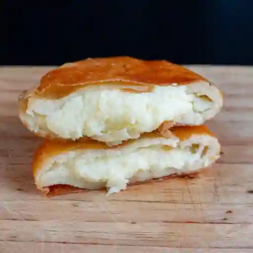 Empanada De Papa Con Queso