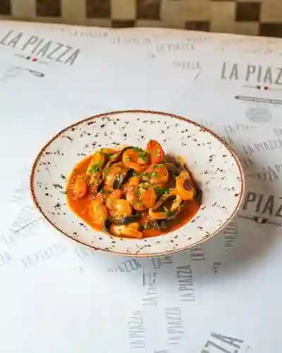 Tagliatelle Di Seppia Al Frutti Di Mare