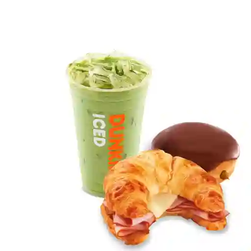 Iced Matcha Latte M + Sándwich + Donut.