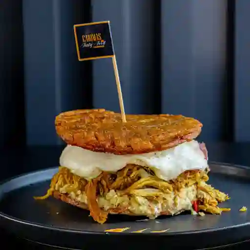 Patacon Pollo Mechado