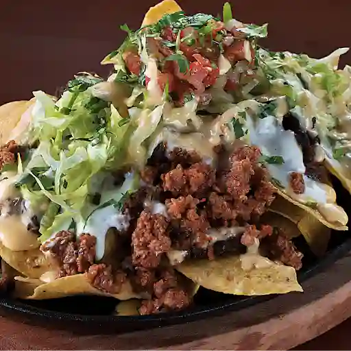 Nachos Con Chilli Carne Y Queso Cheddar