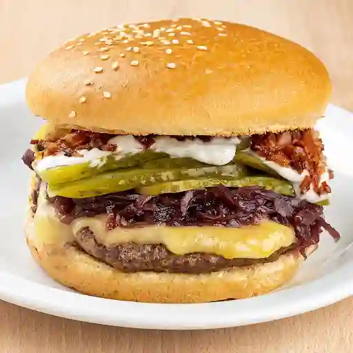 Hamb. Cebolla Al Vino Tinto + Papas