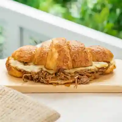 Croissant Mechada Queso
