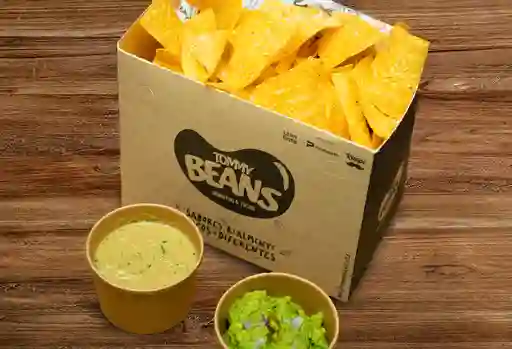 Caja De Nacho Mas Hummus Y Guacamole