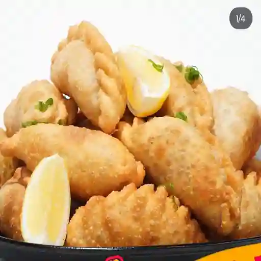 Empanada De Ají De Gallina