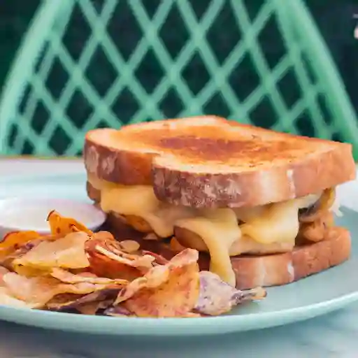 Pollo Champiñon Queso