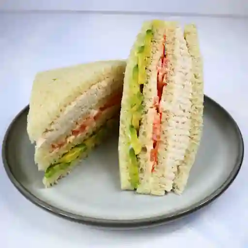 Triple De Pollo, Tomate Y Palta