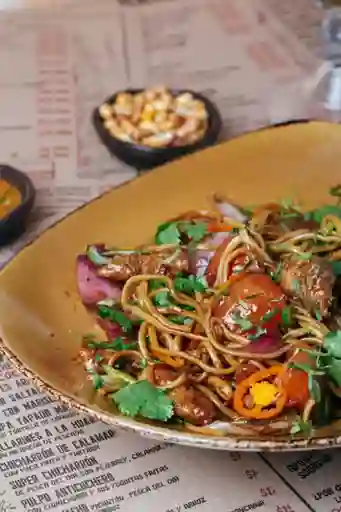 Tallarín Saltado Clásico