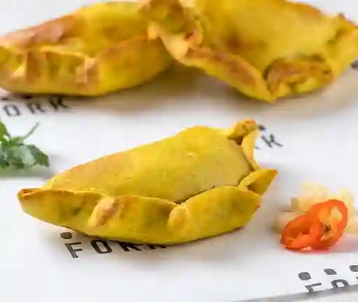 Empanada Mediana Ají De Gallina Con Masa Cúrcuma, 50 G