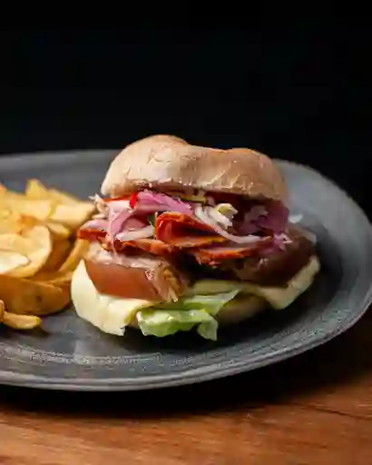 Sánguche Chanchito Y Jamón Cilindro