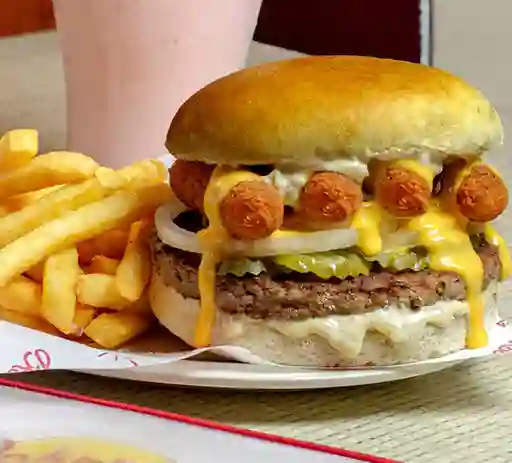 Hat Trick Cheeseburger