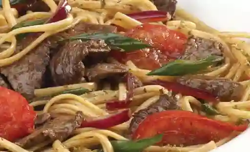 Tallarines Con Lomo Saltado