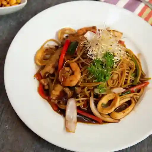 Tallarín Saltado Mariscos