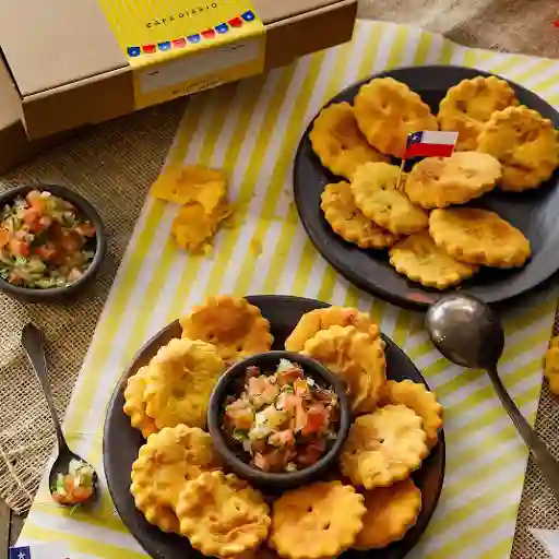 Mini Sopaipillas Con Pebre