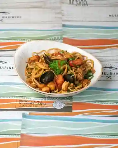 Pasta Oriental Con Mariscos