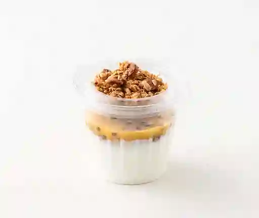 Yogurt Con Granola Y Mango 230 G, Fork