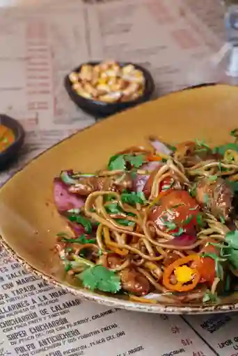 Tallarín Saltado Clásico