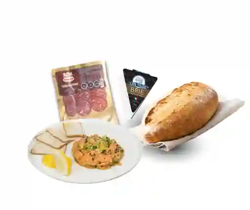 El Aperitivo Perfecto Tartar De Atún, Pan De Masa Madre, Tabla De Salames Y Queso