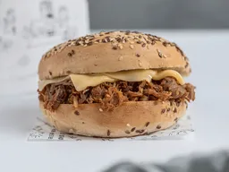 Sándwich Pulled Pork Queso