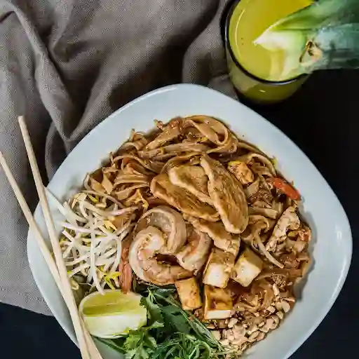 Pad Thai Tradicional + Líquido