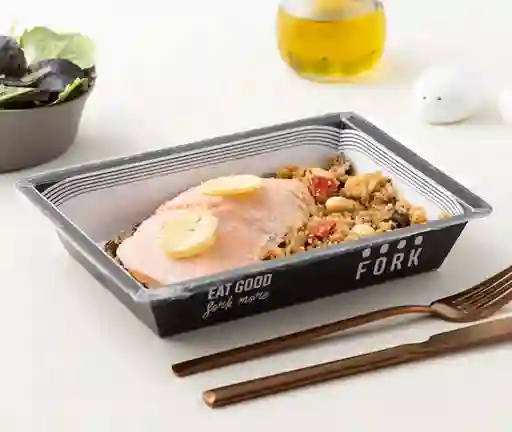 Salmón A Las Finas Hierbas Con Taboulet De Quinoa