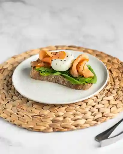 Tostón Palta Huevo Pochado Salmón Ahu...
