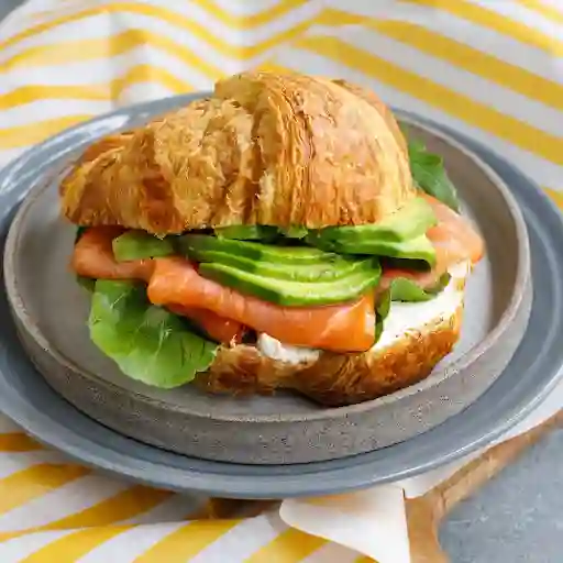 Croissant De Salmón