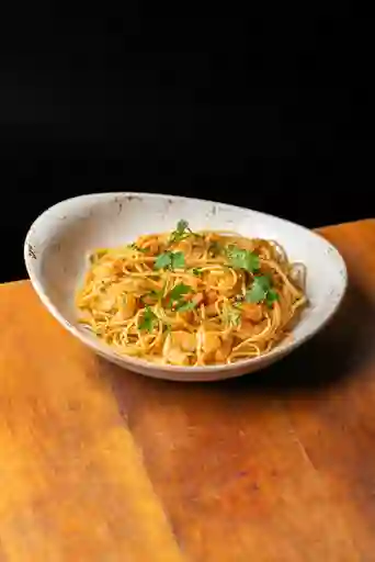 En Salsa De Ajo Picante Con Camarones